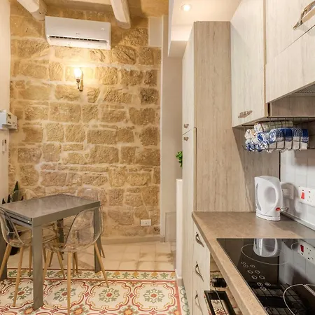 Authentic 2br House Of Character With Terrace By 360 Estates * Naxxar