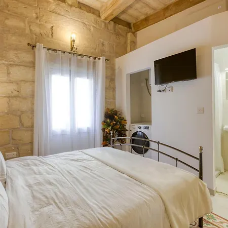 Authentic 2br House Of Character With Terrace By 360 Estates Apartmán Naxxar