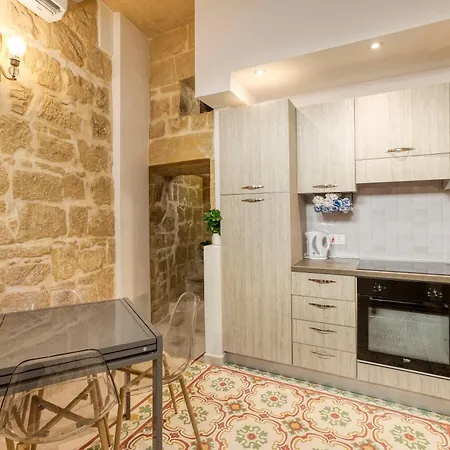 Authentic 2br House Of Character With Terrace By 360 Estates *