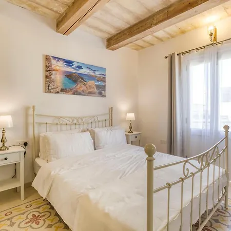 Authentic 2br House Of Character With Terrace By 360 Estates *
